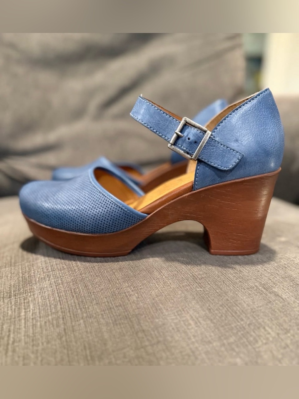 Born Blue Leather Mary Jane Platform Clogs Heels Size 10 NWOT Never Worn - Picture 2 of 6